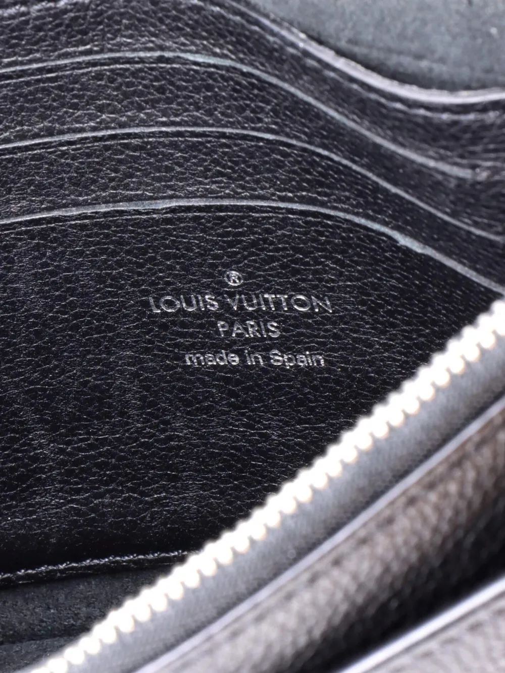 Pre-owned Louis Vuitton Mylockme Chain Pochette Leather Clutch Bag In Black