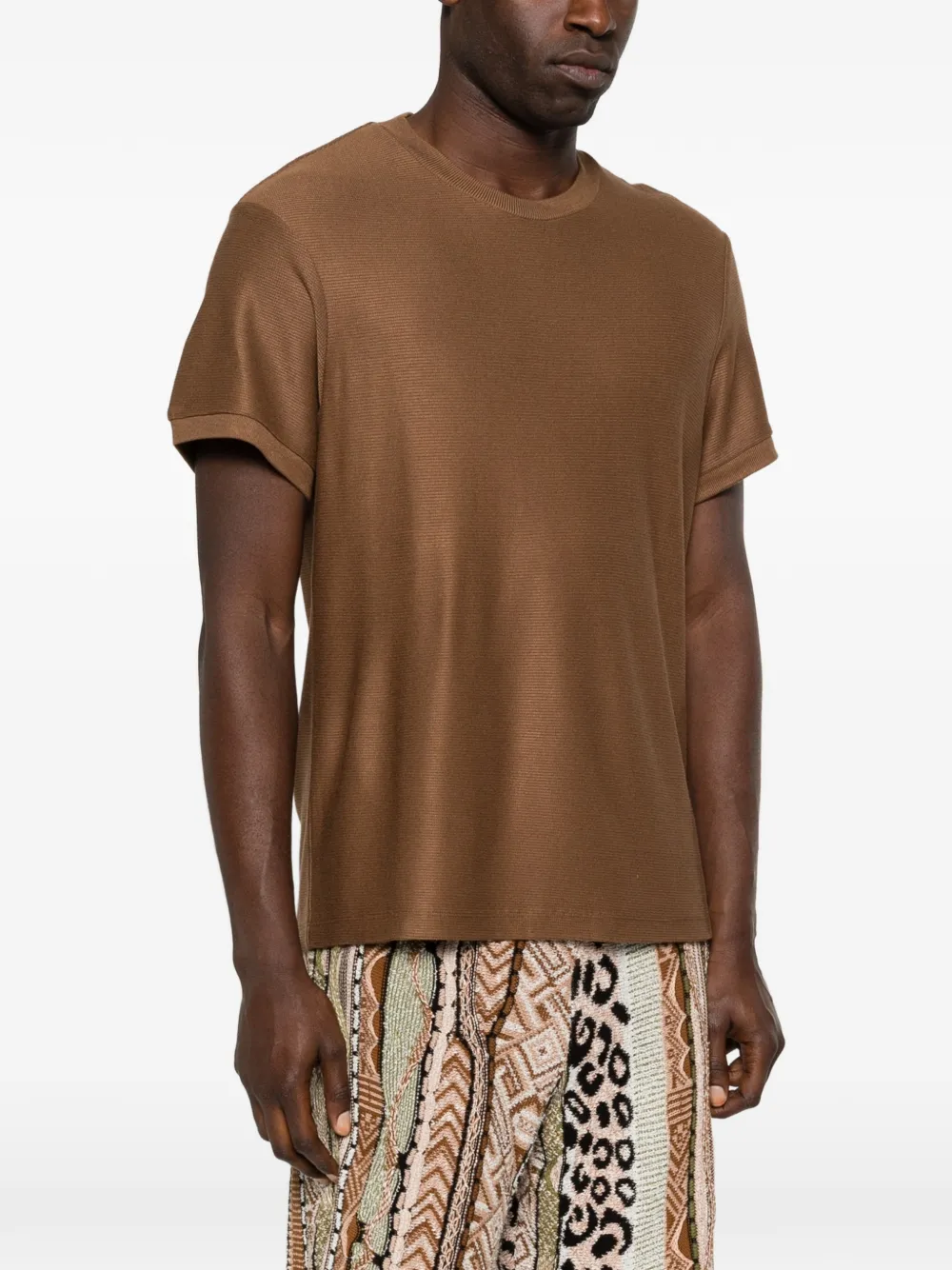 SANDRO Geribbeld T-shirt Bruin