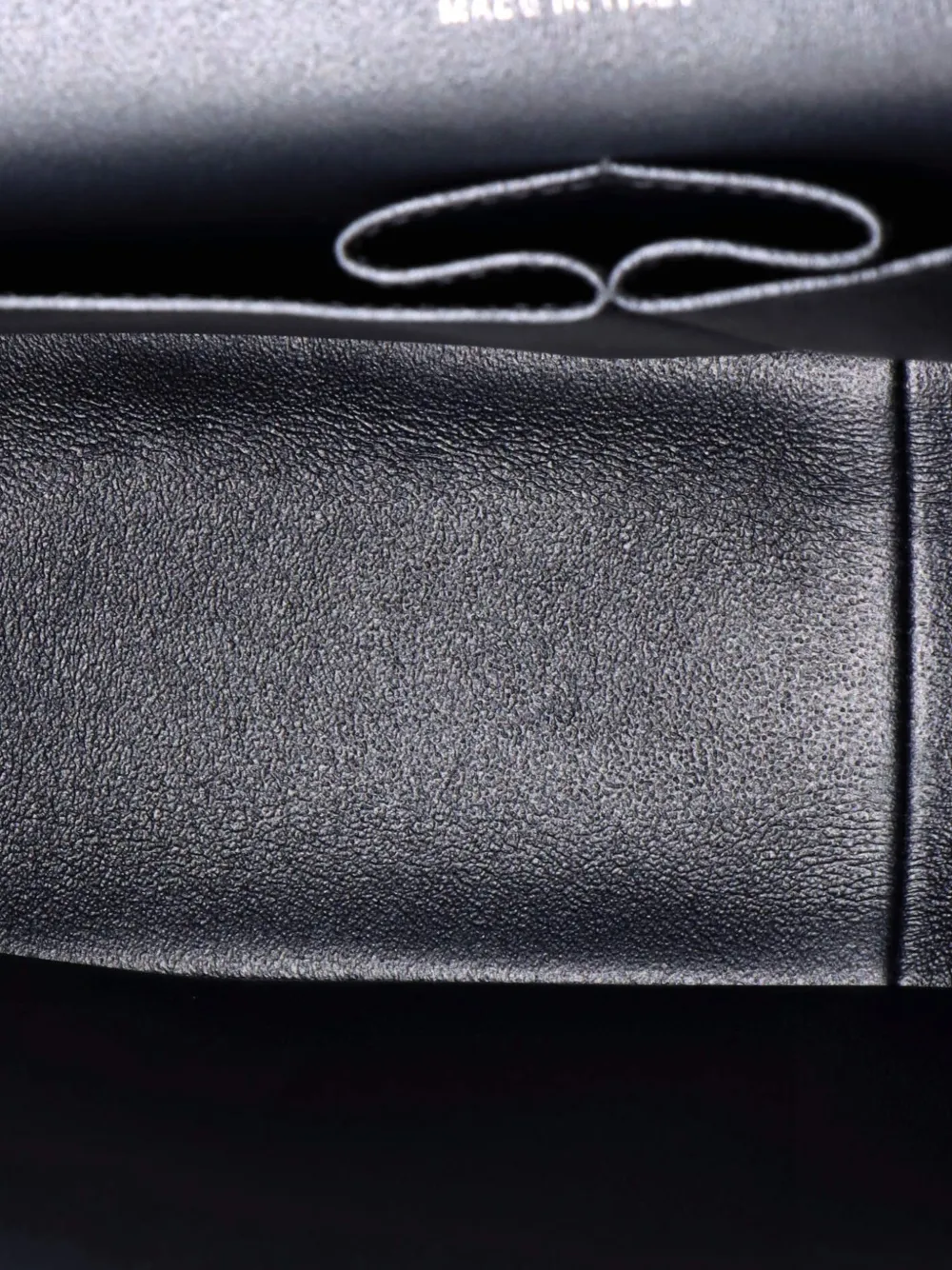 CHANEL Pre-owned Classic Double Flap Bag Chevron Iridescent Caviar Jumbo Shoulder Bag In Black