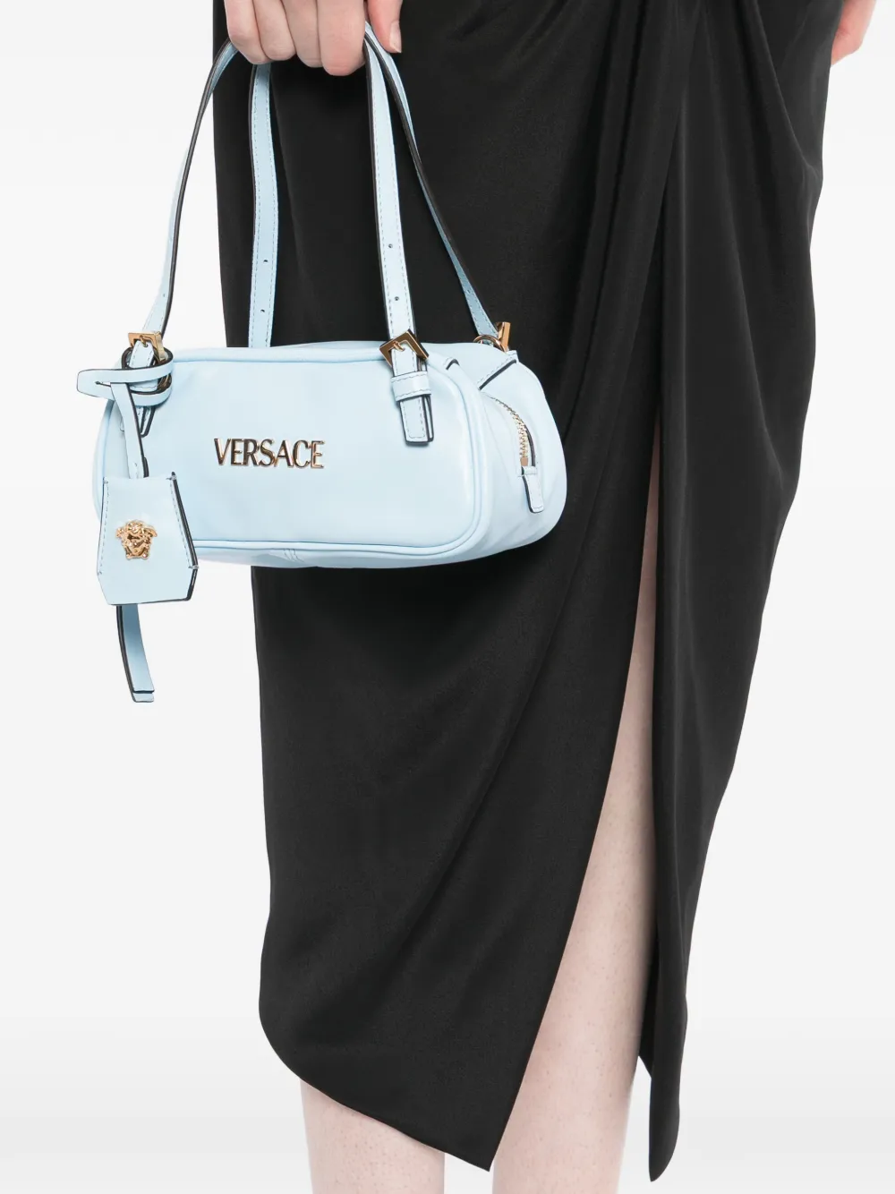 Versace logo charm shoulder bag - Blauw