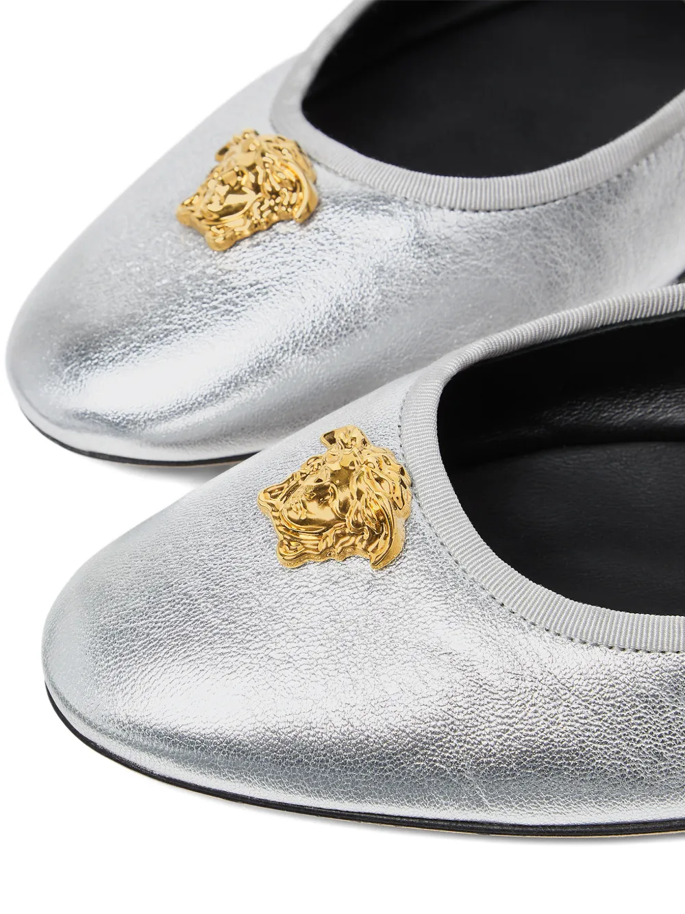 Versace Ballerina's met medaillon en gesp Zilver