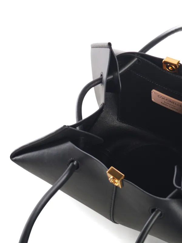 Coccinelle レザーショルダーバッグ | ブラック | FARFETCH JP