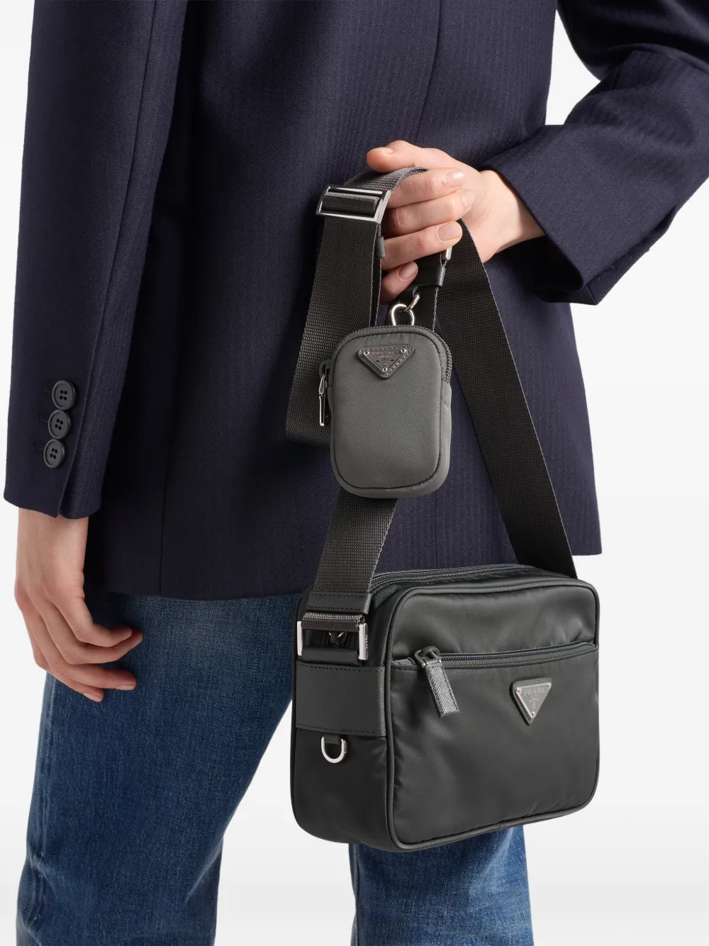 Prada Geweven schoudertas met rits Grijs