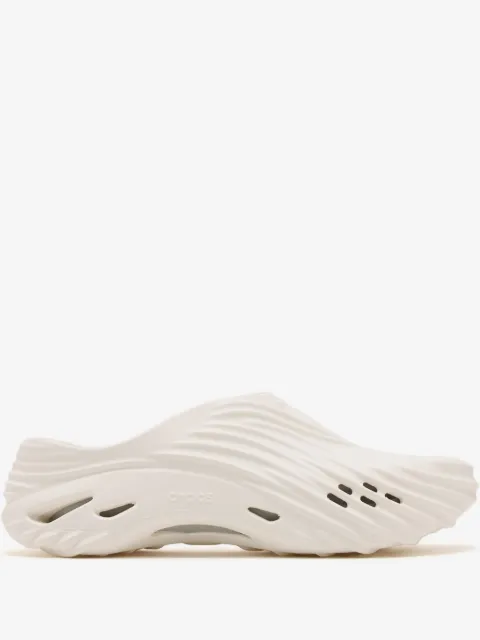 Crocs Echo tofflor med utskuren detalj