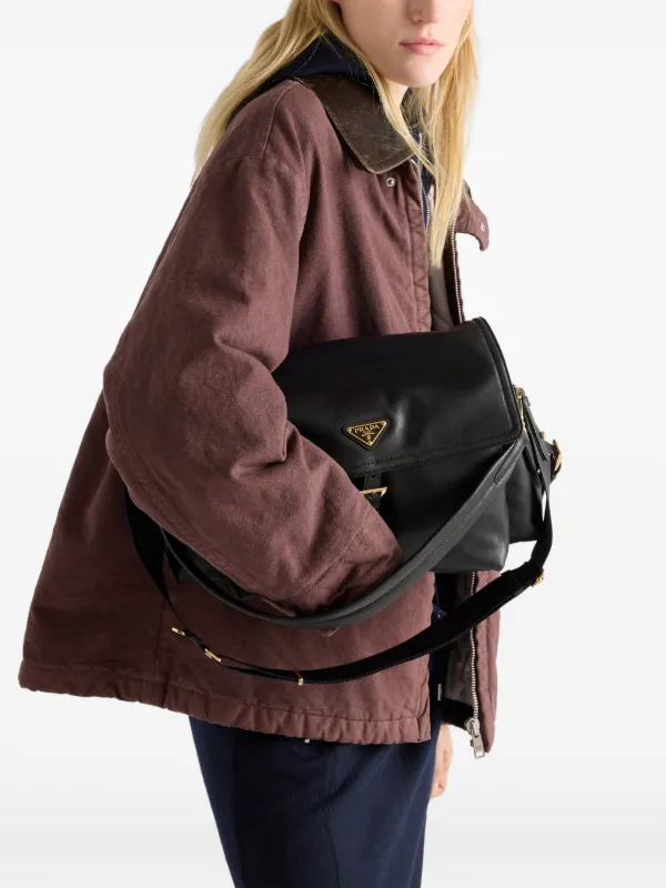 Prada エクスプローラ レザーショルダーバッグ L | ブラック | FARFETCH JP