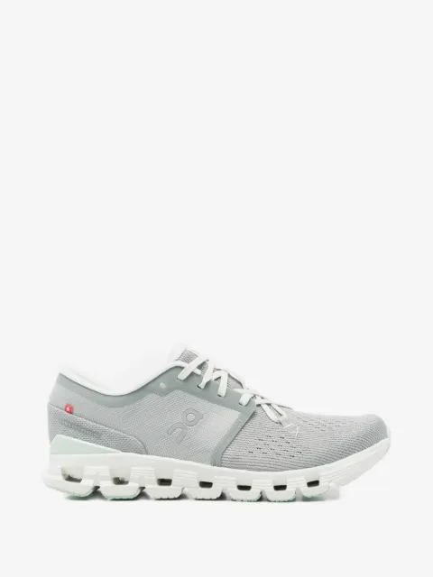 On  Cloud X 4 sneakers