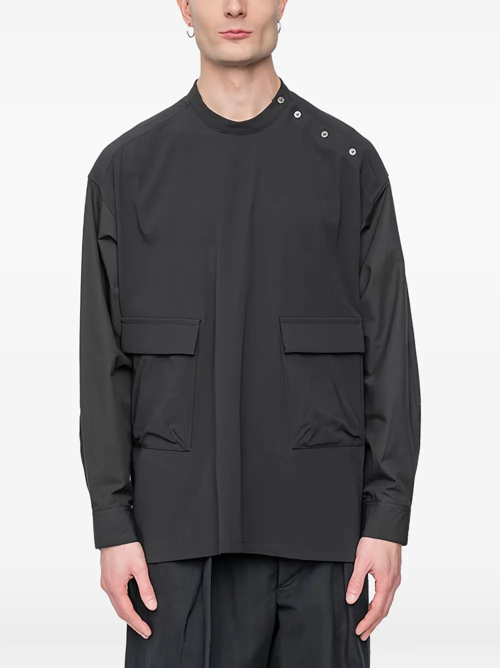 The Viridi-Anne camisa con cuello redondo | negro | Image 1