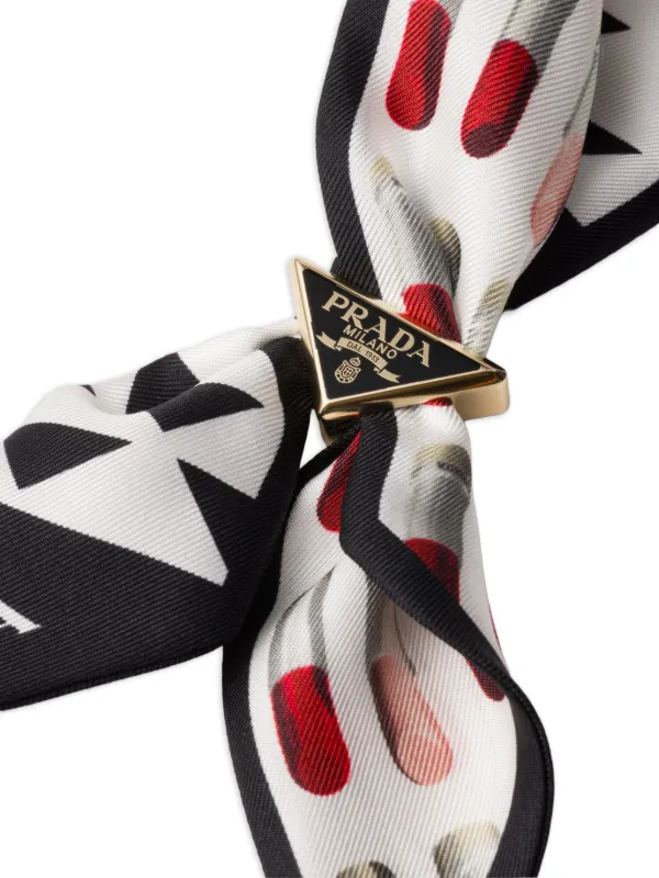 Prada logo-design Scarf Clip | Gold | FARFETCH