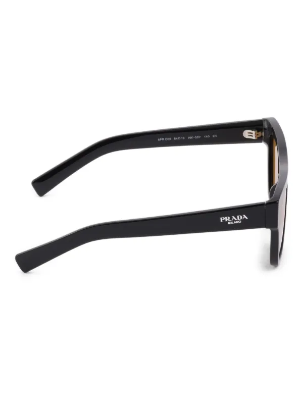 Prada Eyewear スクエアフレーム サングラス | ブラック | FARFETCH JP