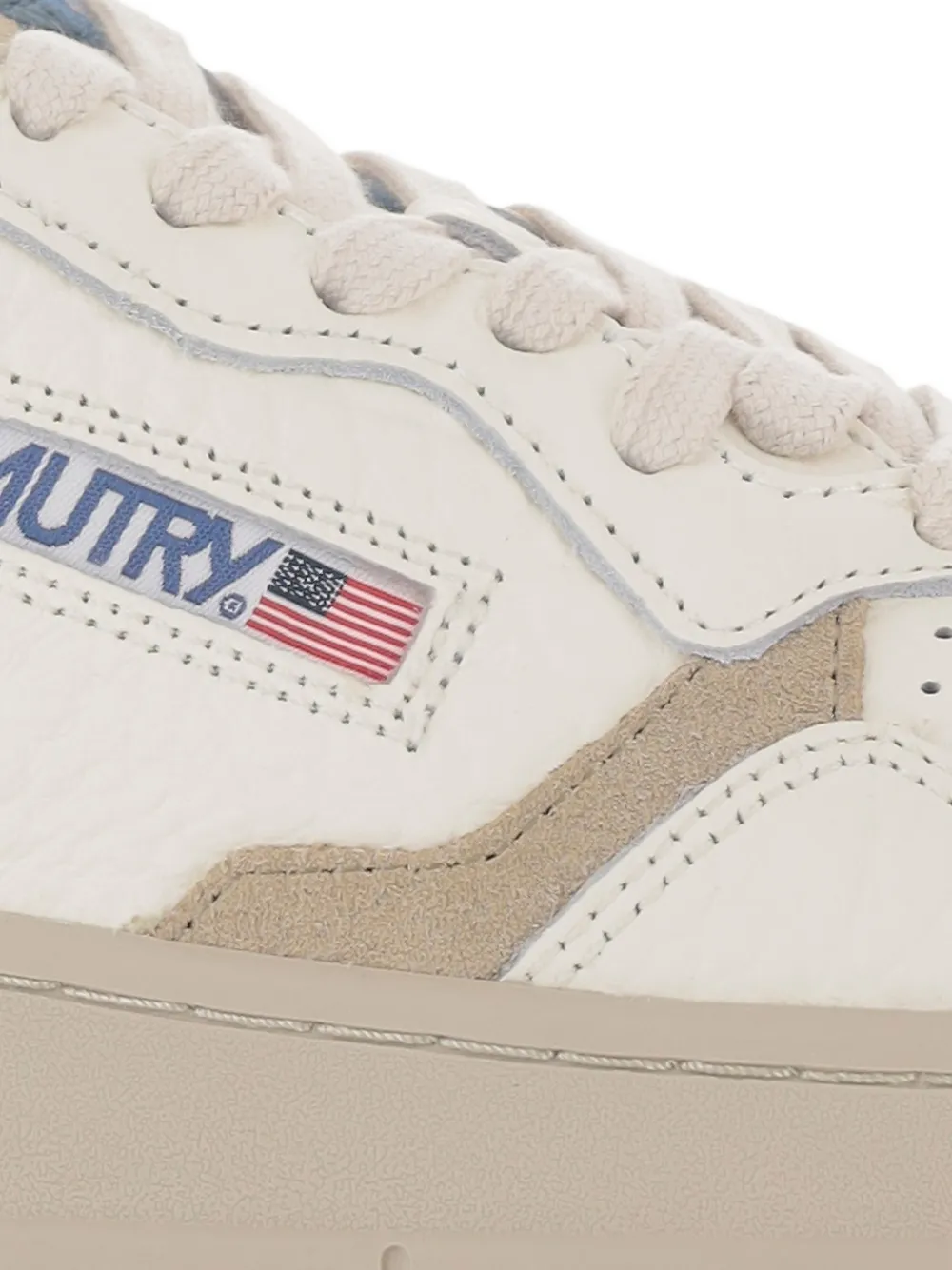 Autry Medalist geperforeerde suède sneakers Beige