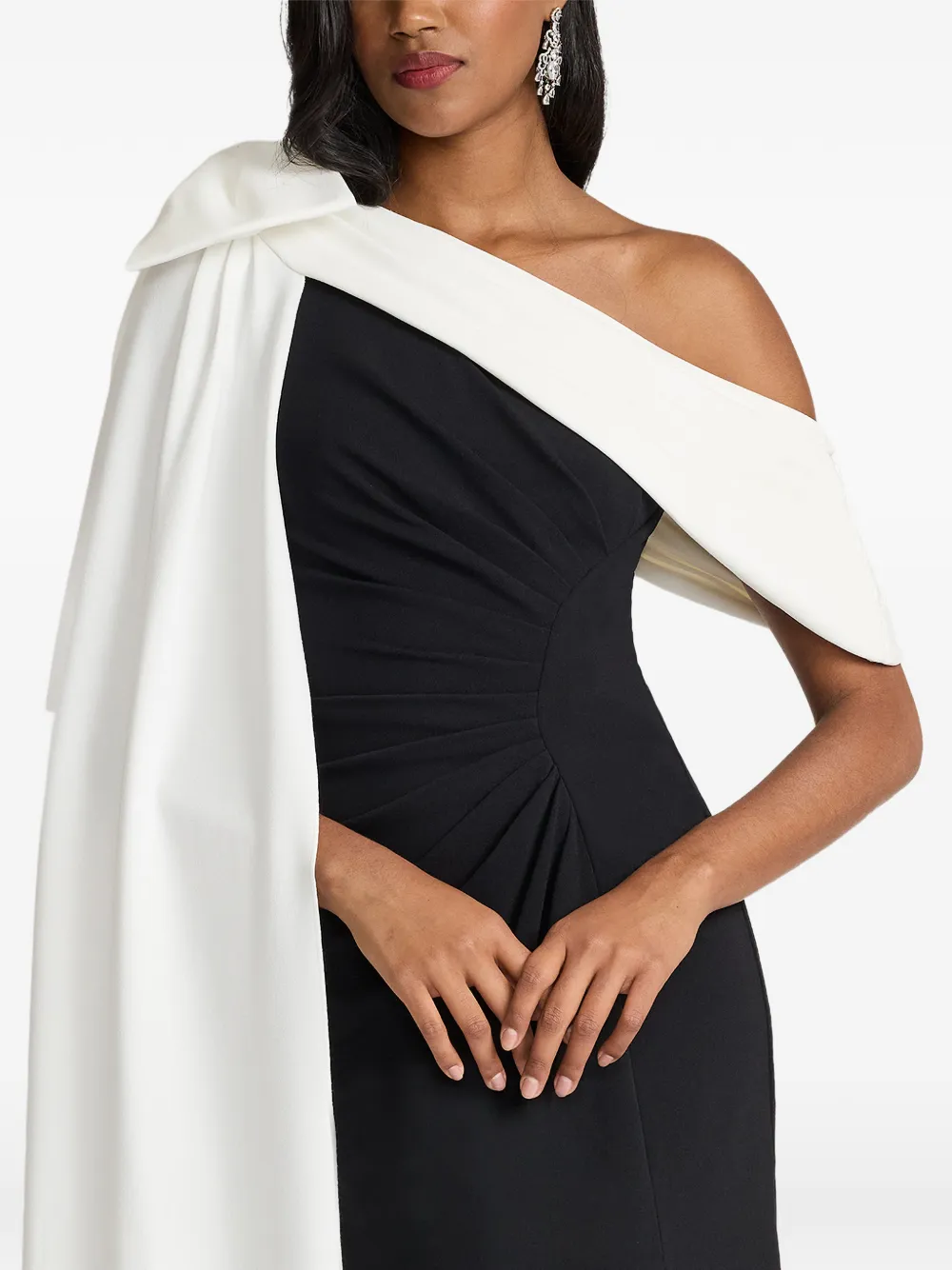 Tadashi Shoji Asymmetrische maxi-jurk Zwart