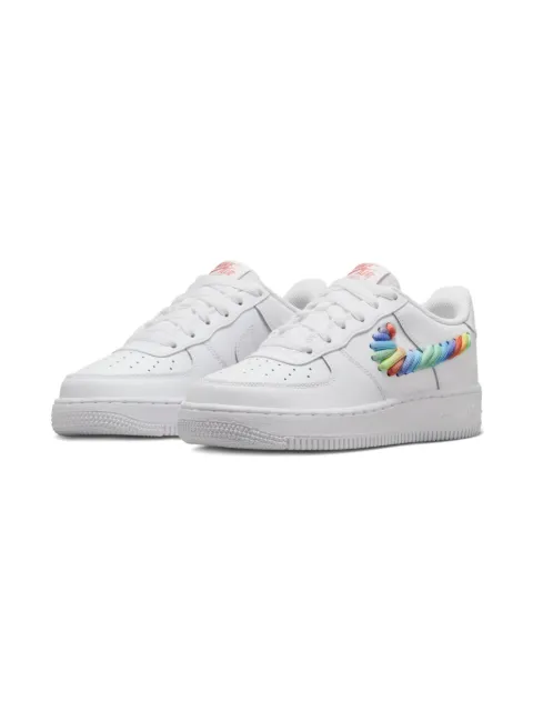 Nike Kids  tenis Air Force 1 White/Rainbow Lace Swoosh