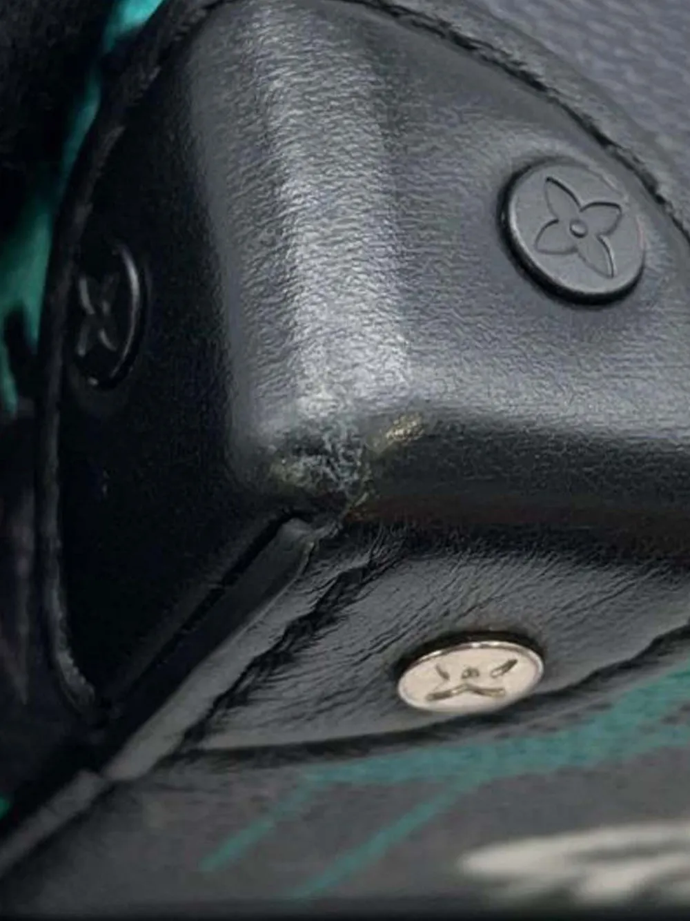 Louis Vuitton Pre-Owned 2021-2025 Monogram Eclipse Steamer Wearable Wallet crossbody bag | Pre-Owned | Image 2