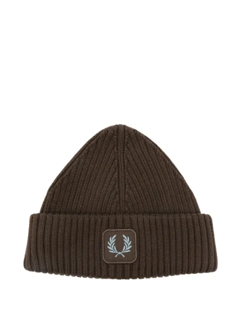 Fred Perry ribbed logo-patch beanie hat
