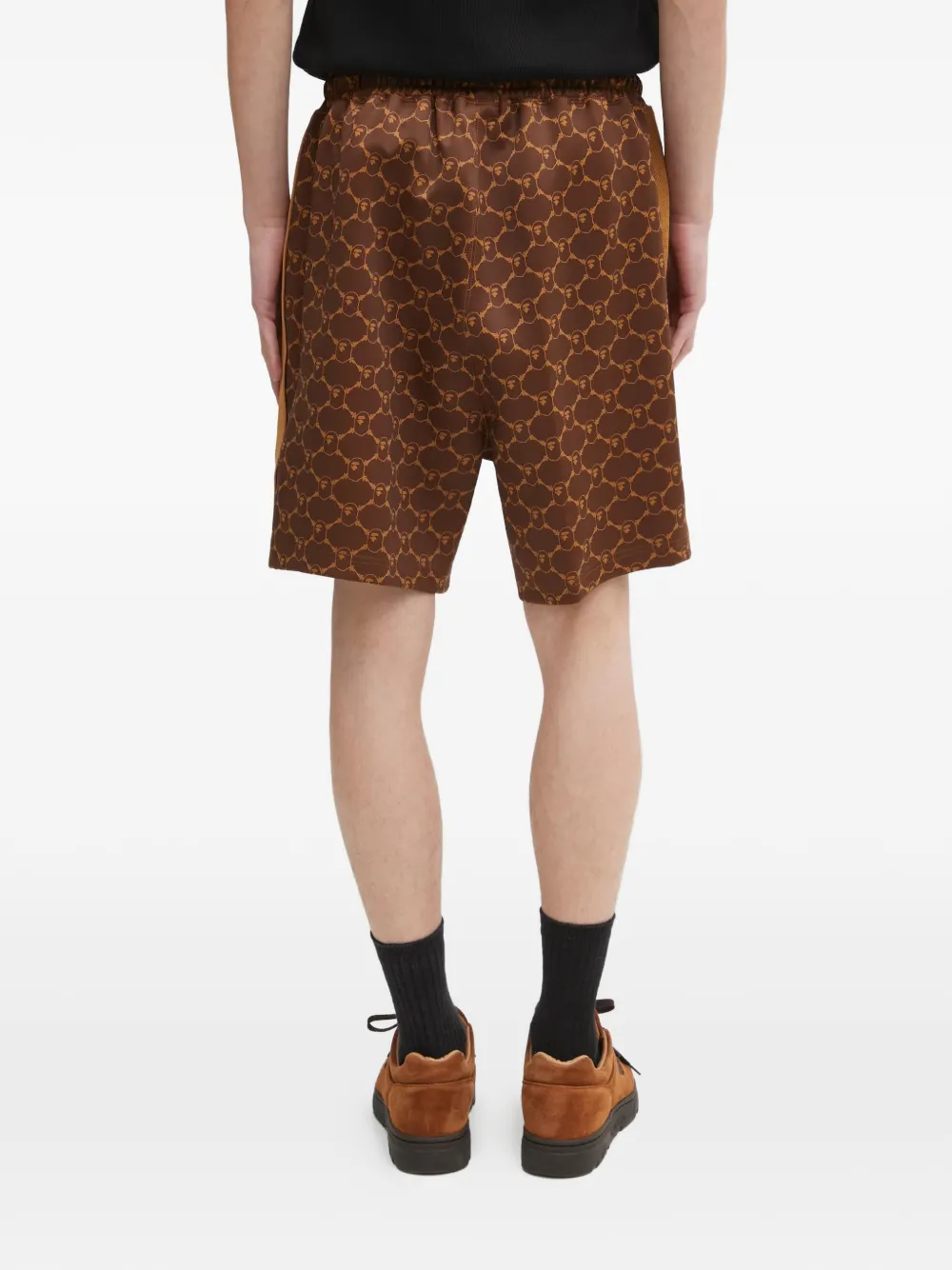 A BATHING APE Shorts met zijstreep en print Bruin