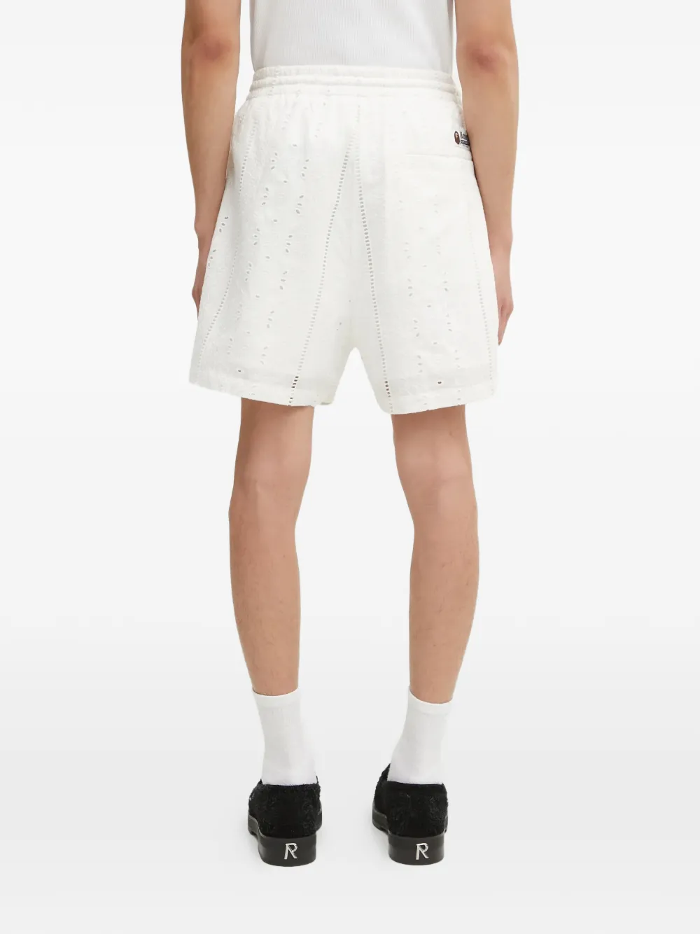 A BATHING APE Broderie anglaise shorts met trekkoord Beige