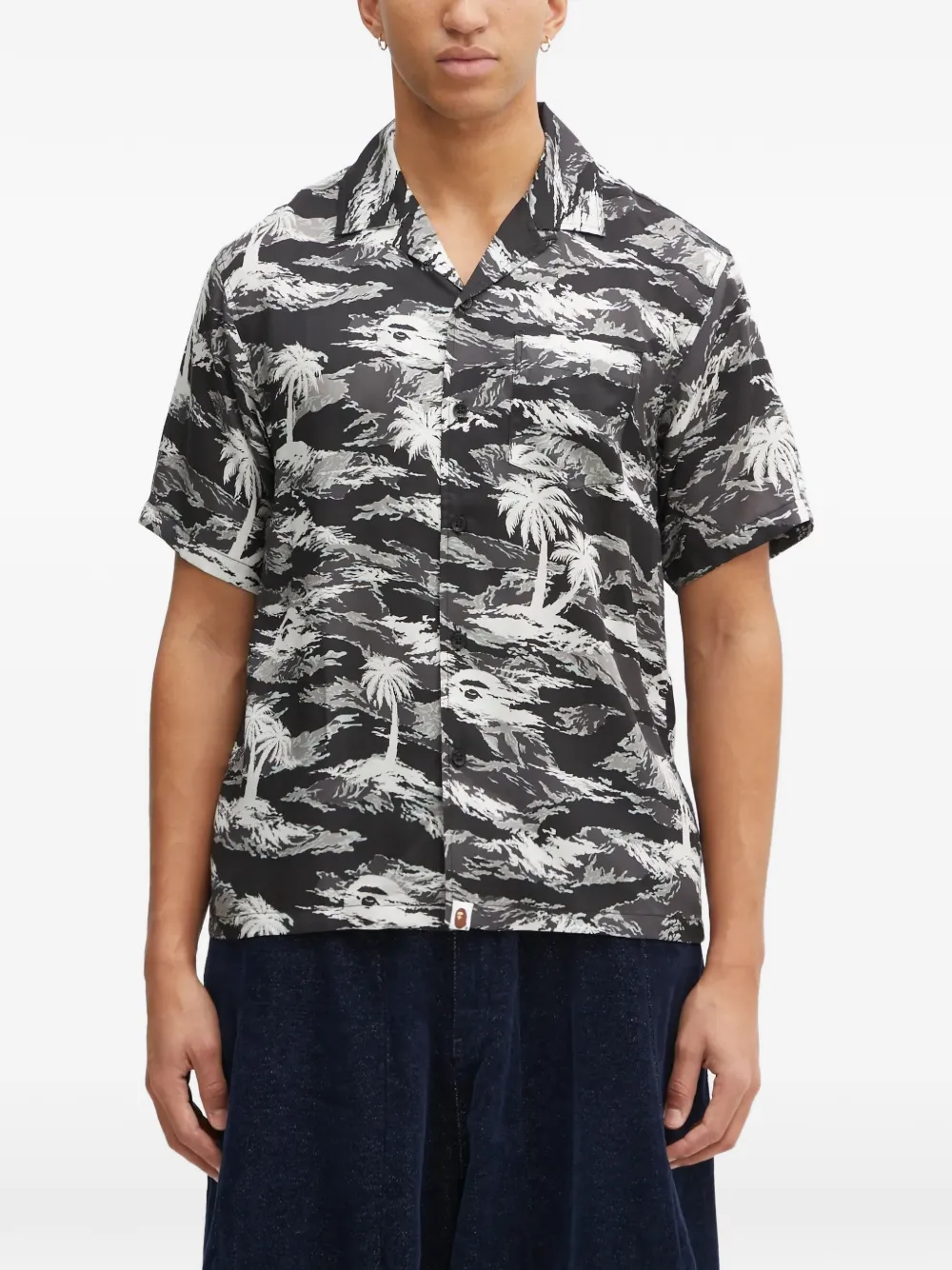 A BATHING APE® palm-tree printed shirt | Black | Image 1