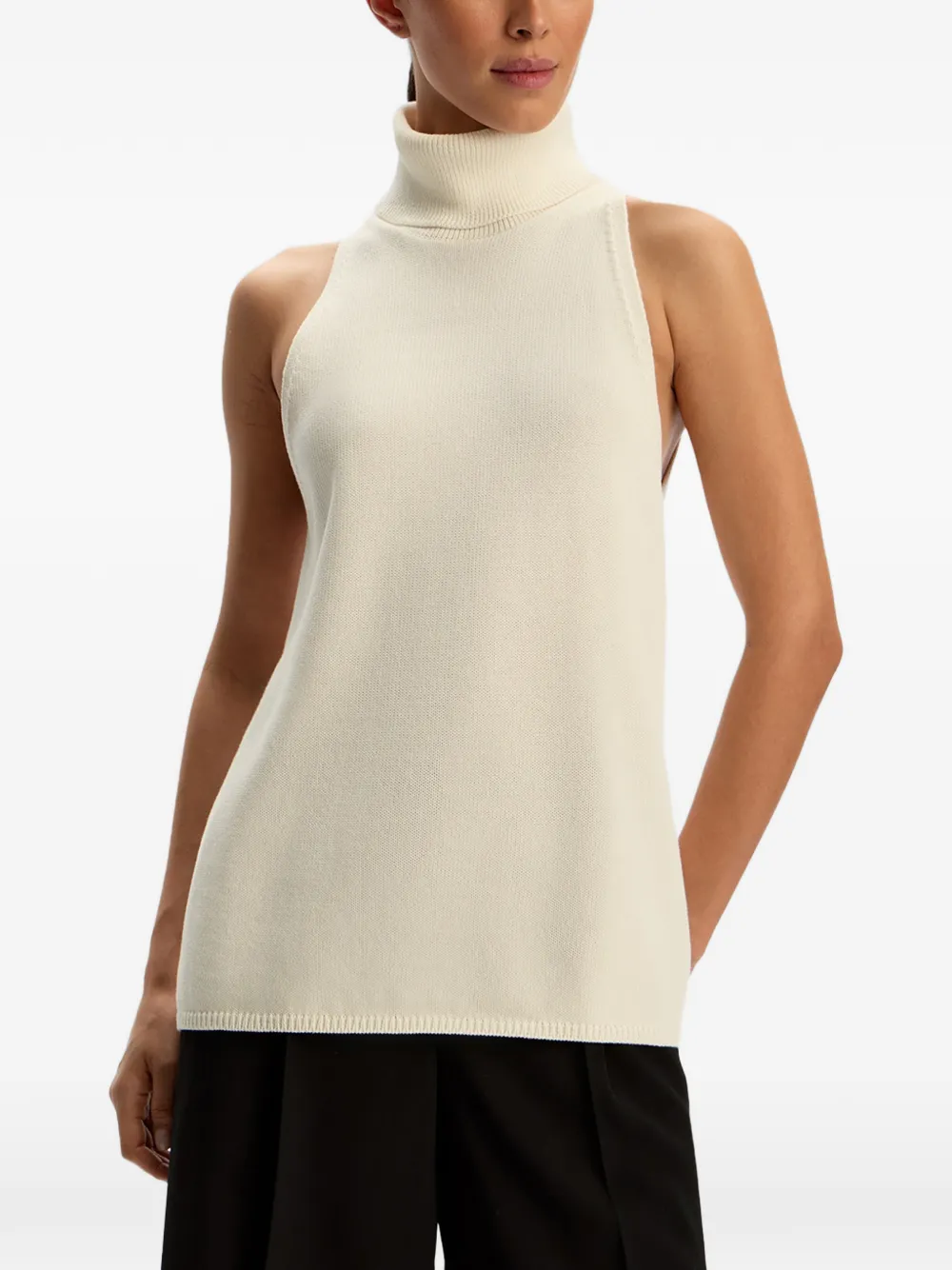 12 STOREEZ Top met col Beige