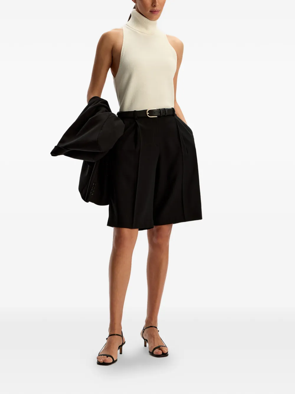 12 STOREEZ Top met col Beige