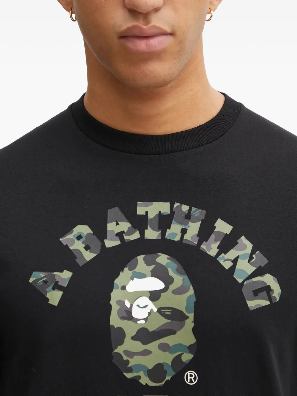 A BATHING APE® 1st Camo College Tシャツ | ブラック | FARFETCH JP