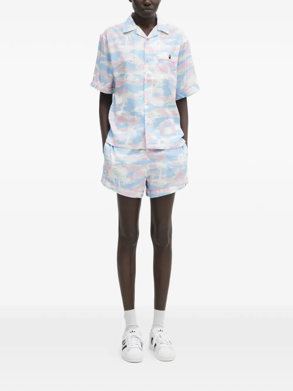 A BATHING APE® graphic shorts | Short Shorts | Image 2