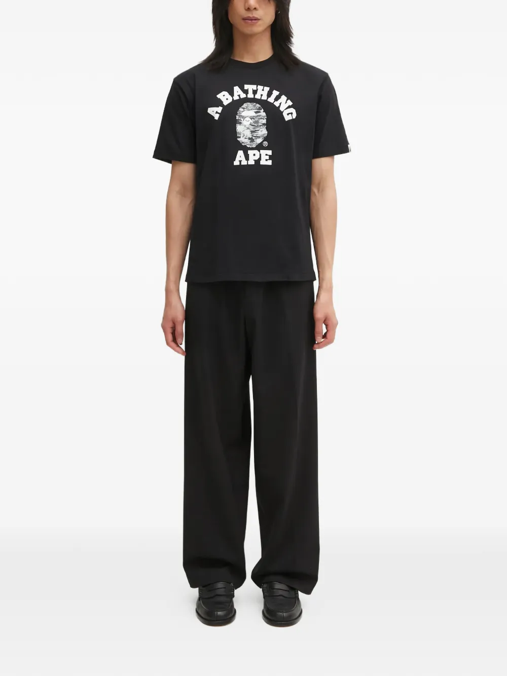 A BATHING APE graphic-print T-shirt - Zwart