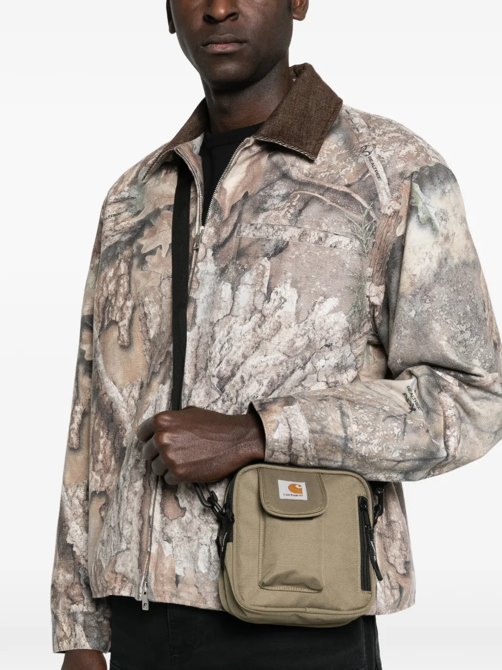 Carhartt WIP Essentials messengertas met opgestikte zak Groen