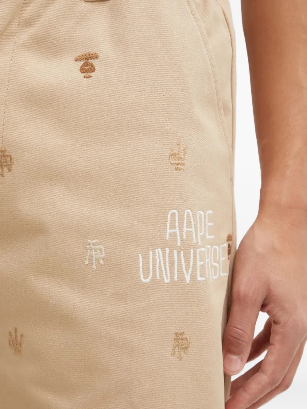 AAPE BY *A BATHING APE Shorts met logo en grafische print Beige