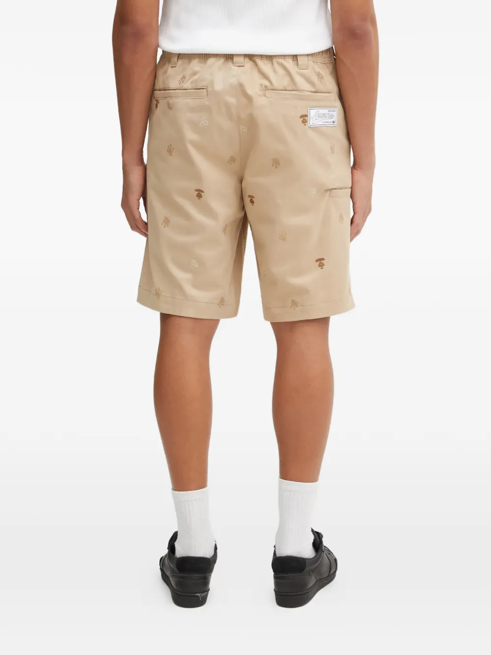 AAPE BY *A BATHING APE Shorts met logo en grafische print Beige