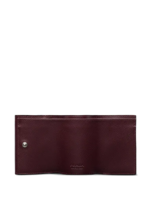 【PRADA 】ソフトカーフ トライアングル Wallet  マンゴ Prada Triangle Logo Rectangle Wallet | Black | FARFETCH