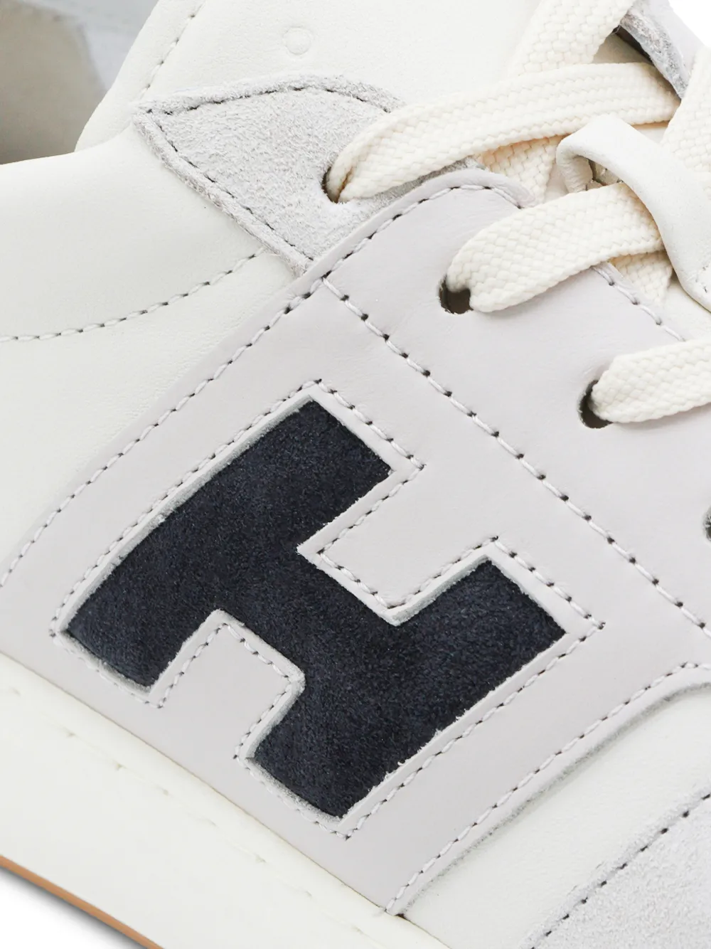 Hogan Grand Central geperforeerde sneakers Beige