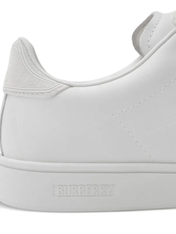 Burberry エンボスチェック レザースニーカー | ホワイト | FARFETCH JP