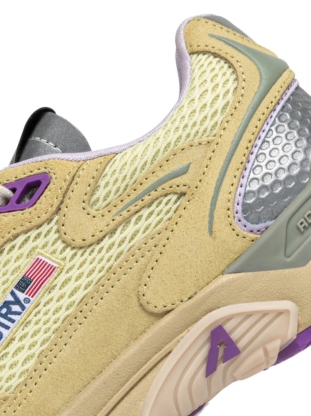 Autry Sneakers met logopatch Beige