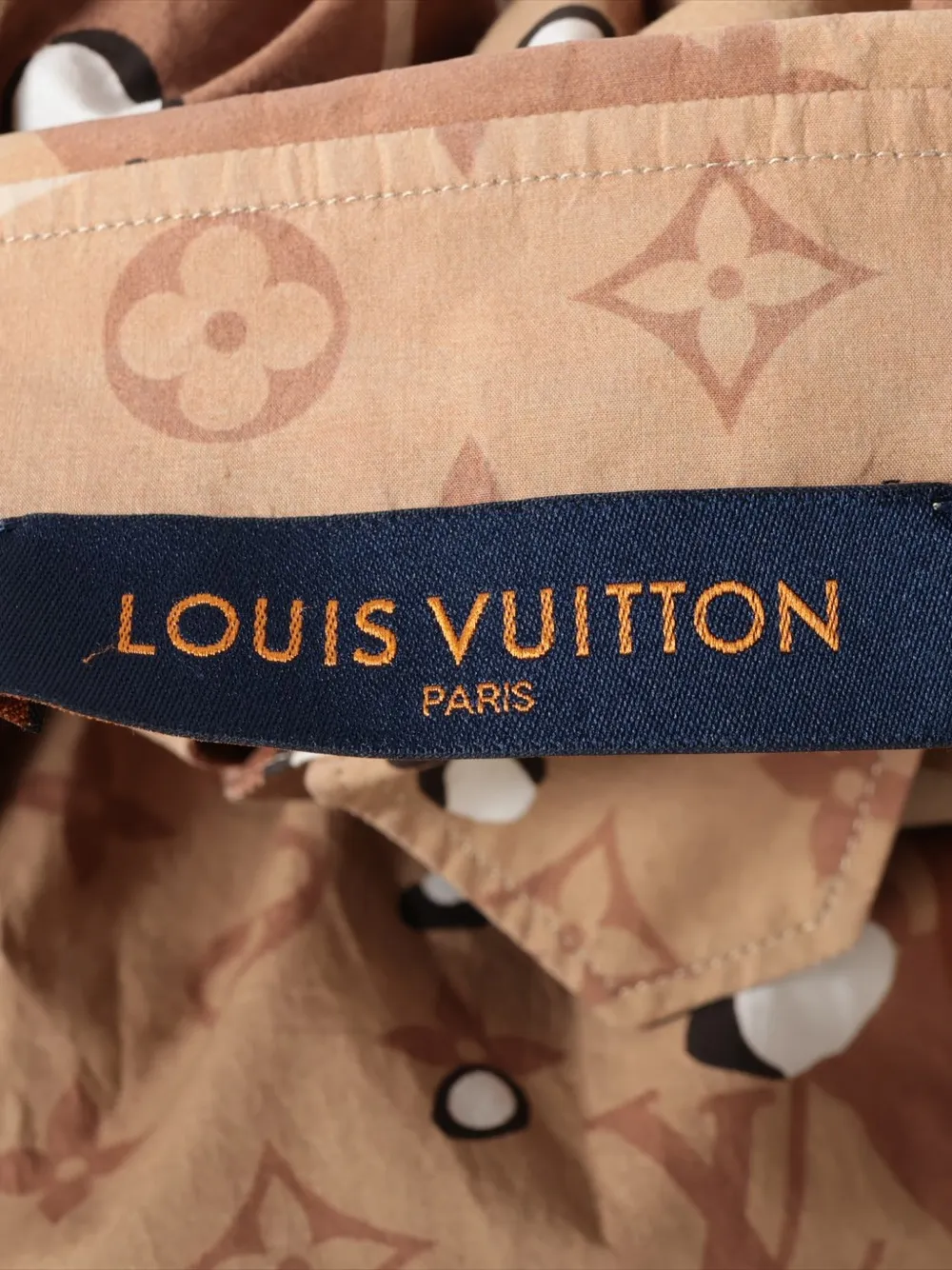 Pre-owned Louis Vuitton 2020 Camo Dna Monogram Shirt In Neutral