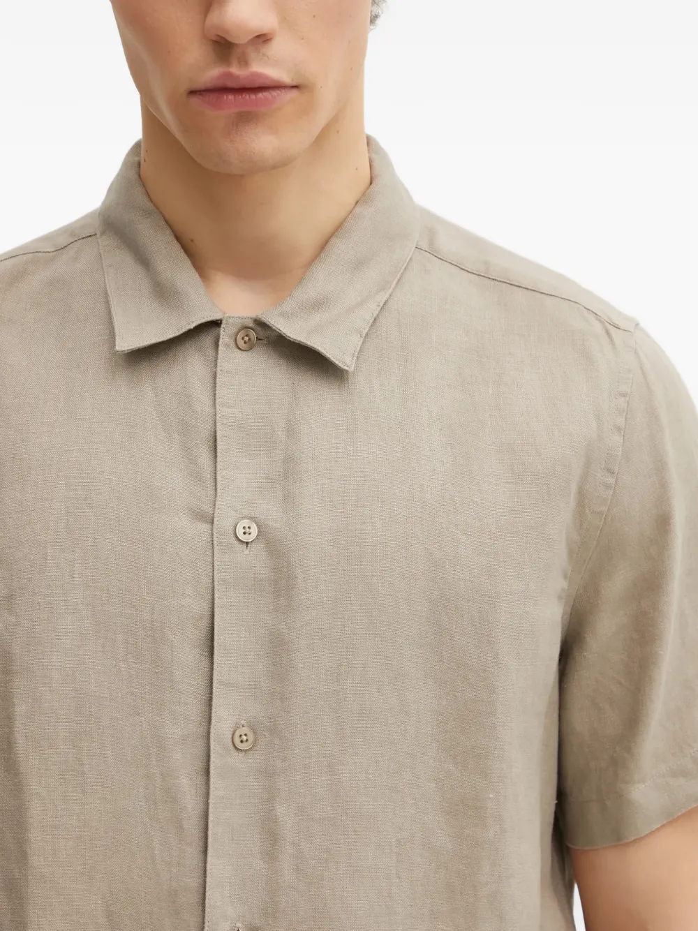 Short-Sleeve Buttoned Shirt