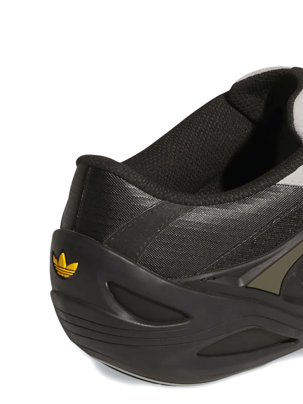 adidas x Bad bunny x Mercedes AMG Petronas F1 Team Adiracer GT sneakers Zwart