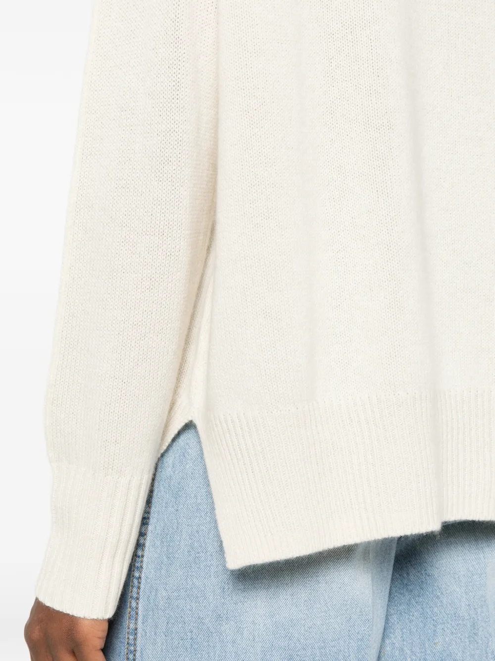 Round-Neck Knitwear