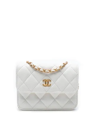 CHANELホワイトショルダーバッグ CHANEL Pre-Owned 2021 マトラッセ ショルダーバッグ ミニ | ホワイト