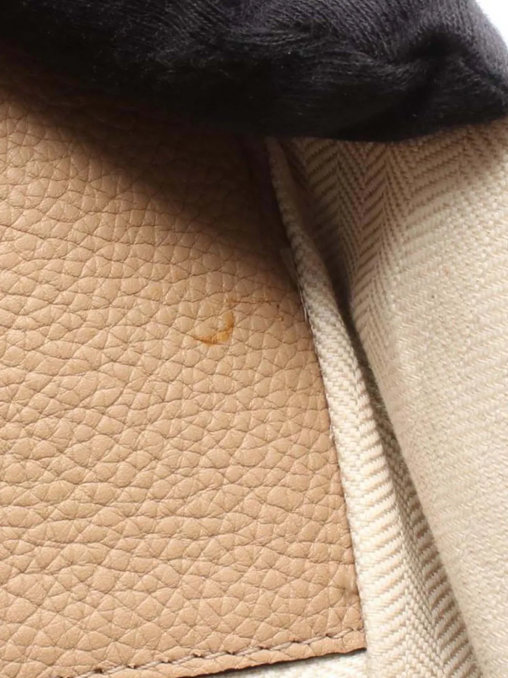 Loewe Pre-Owned 2010-2025 Medium Leather Hammock satchel | Pre-Owned | Image 2