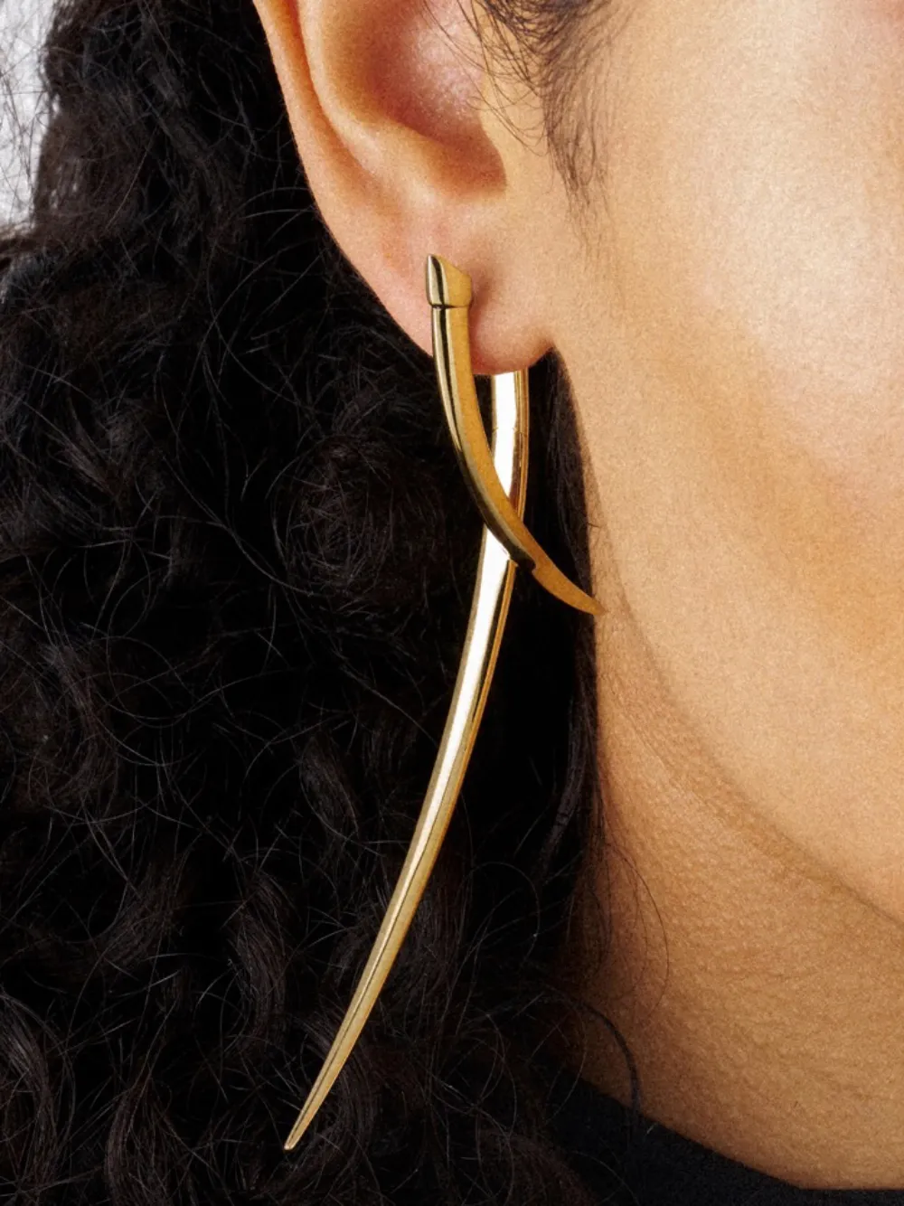 Shaun Leane Sabre Statement crossover earrings | Herren | Image 2