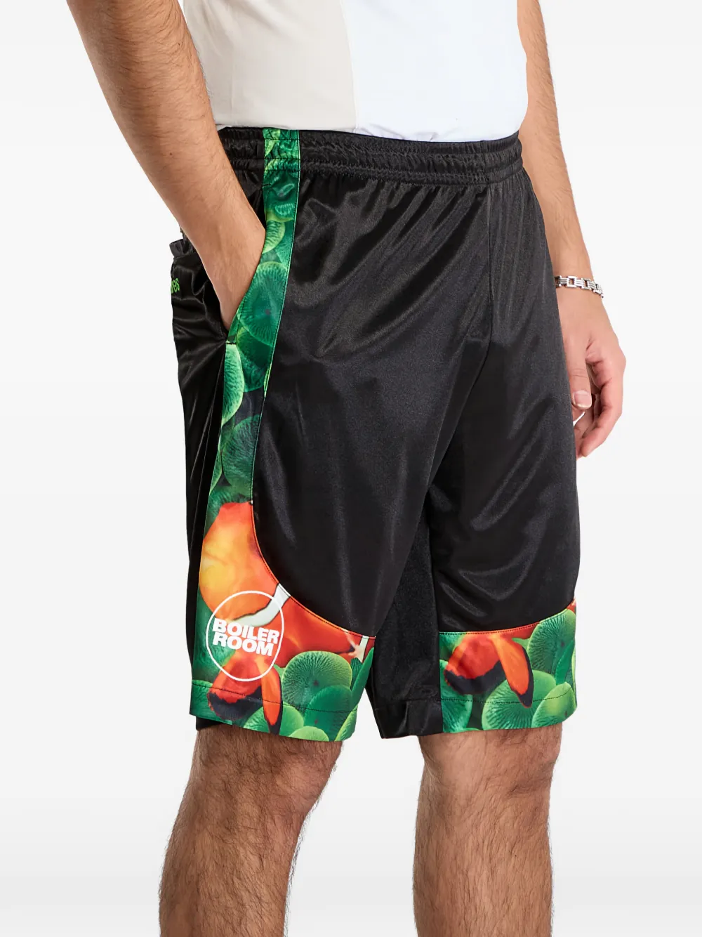 Pleasures x Boiler Room Aqua shorts Zwart