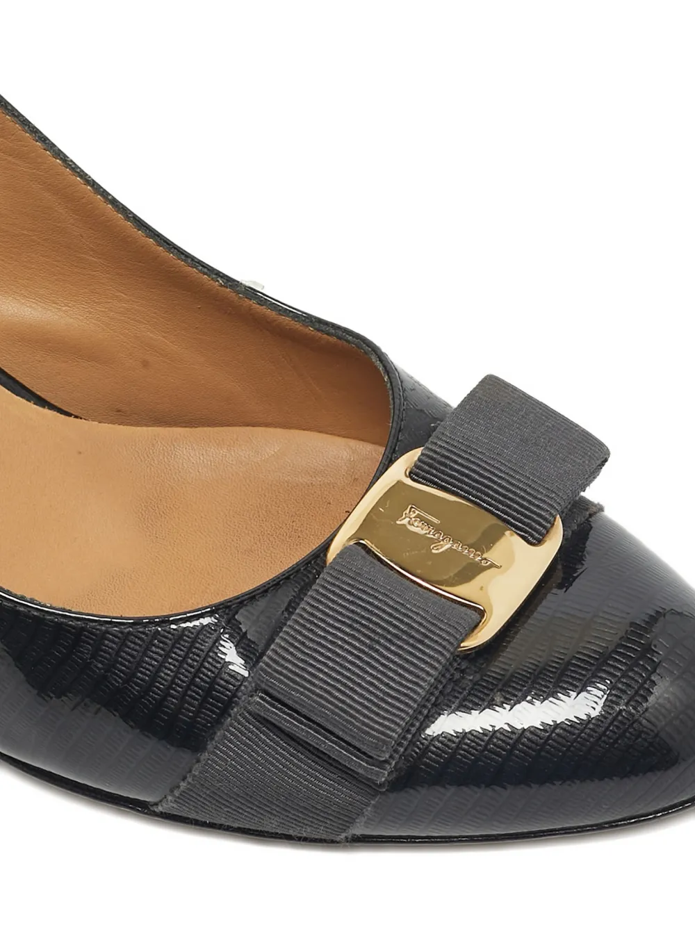 Pre-owned Ferragamo Signature-bow Slingback Pumps In Gray