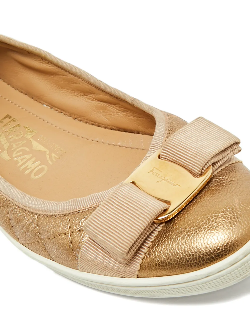 Ferragamo Pre-Owned Varina quilted bow-detail ballet flats - Goud