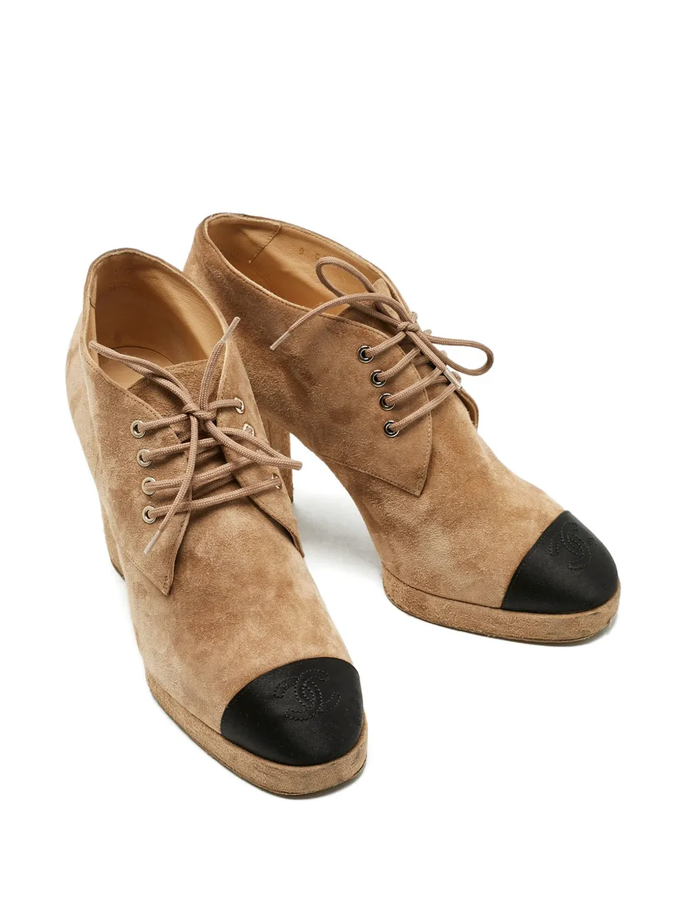 CHANEL Pre-Owned cap-toe platform ankle boots - Beige