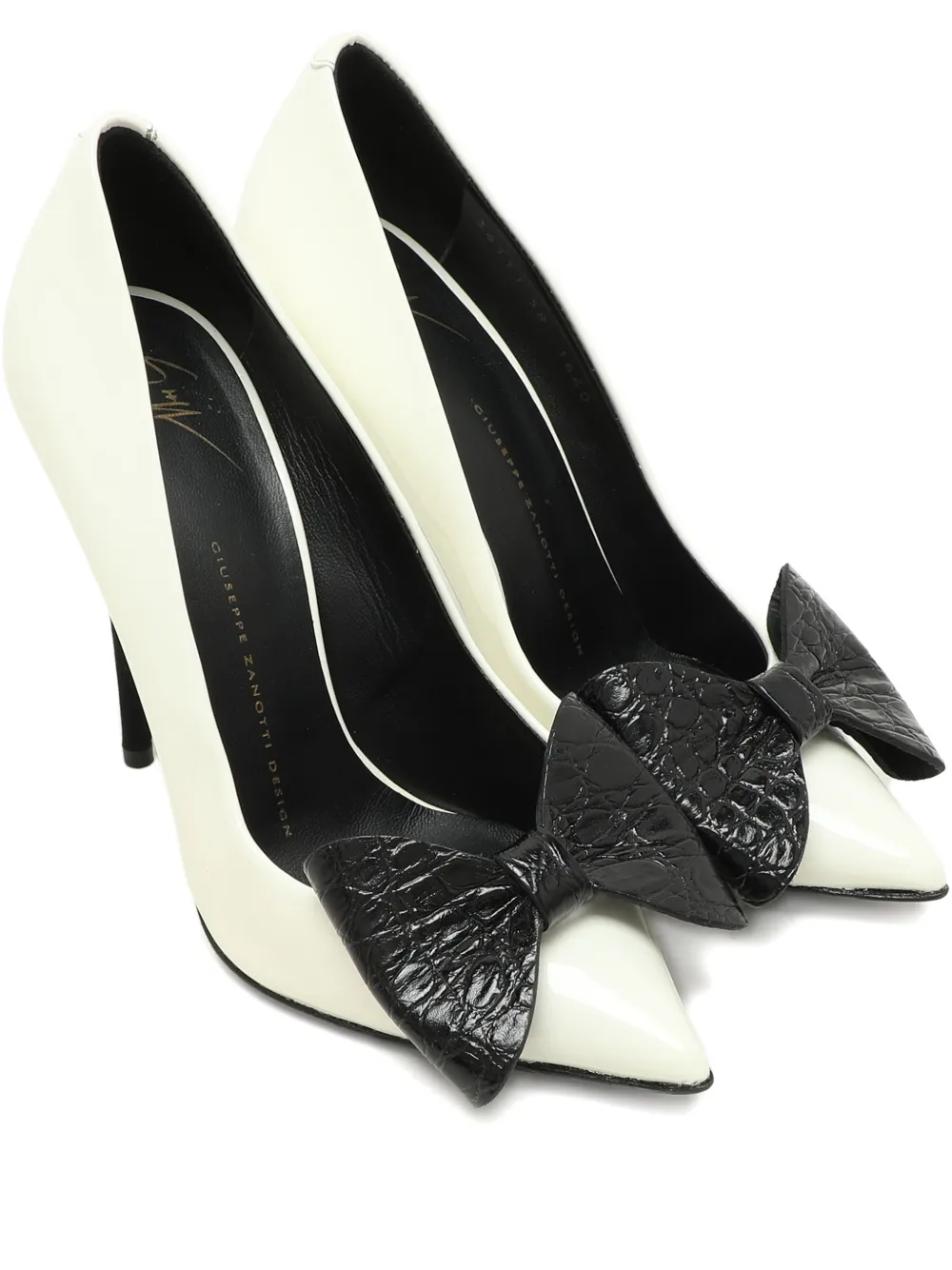 Pre-owned Giuseppe Zanotti Vintage Embossed-bow Pumps In White