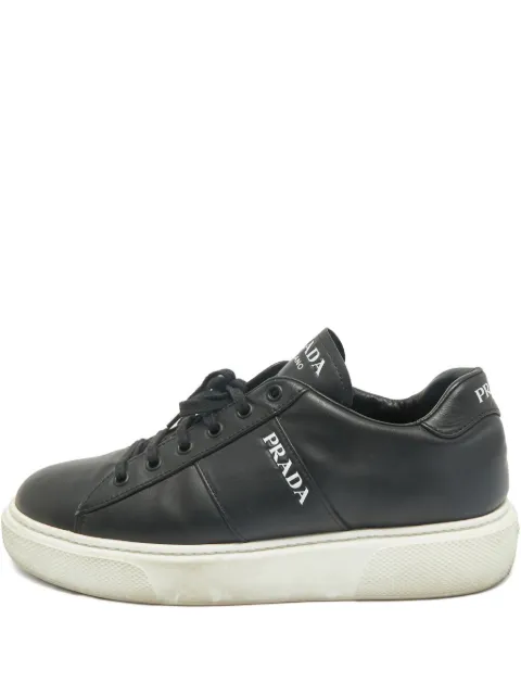Prada Pre-Owned 39.5 front lace-up fastening calf leather sneakers
