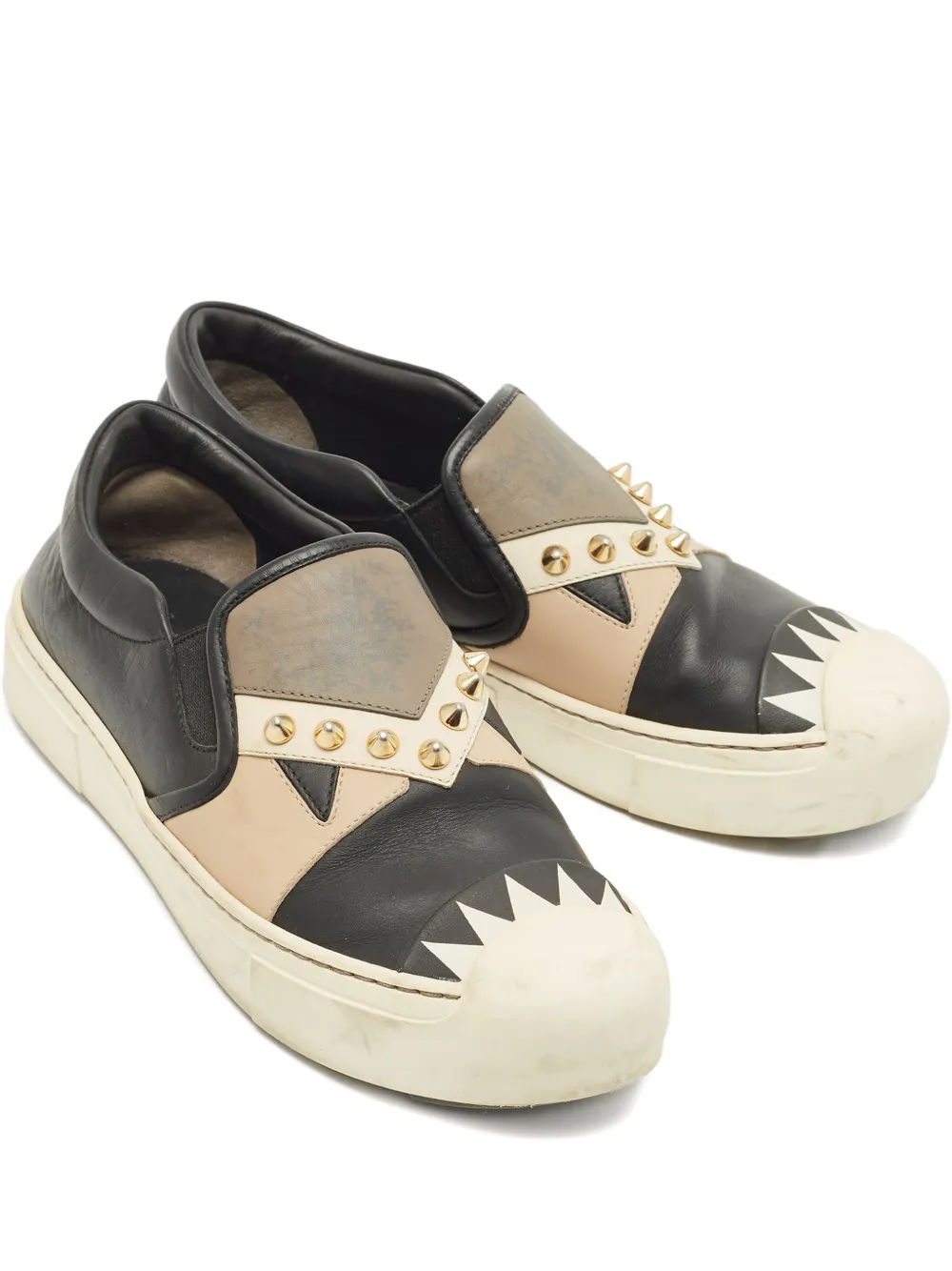 Fendi Pre-Owned Karlito stud-embellished leather slip-on sneakers - Schwarz