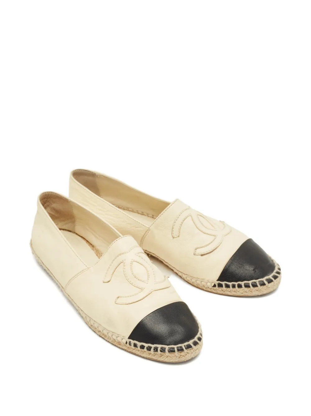 CHANEL Pre-Owned embossed toe cap espadrille - Beige