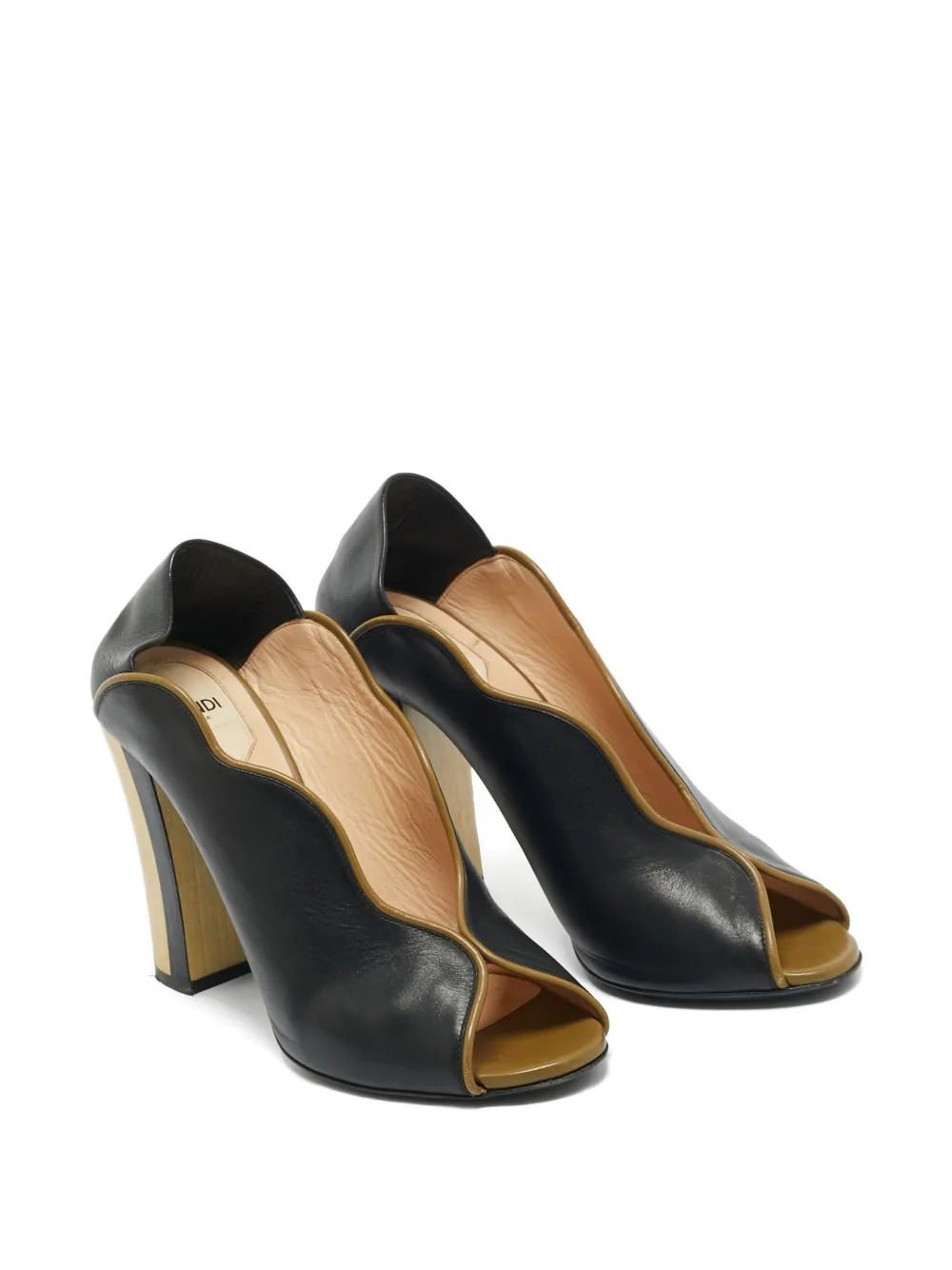 Fendi Pre-Owned scallop-edge leather pumps - Zwart