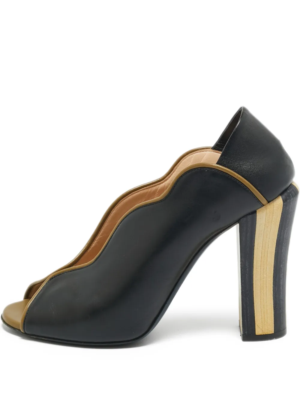 Fendi Pre-Owned scallop-edge leather pumps - Schwarz